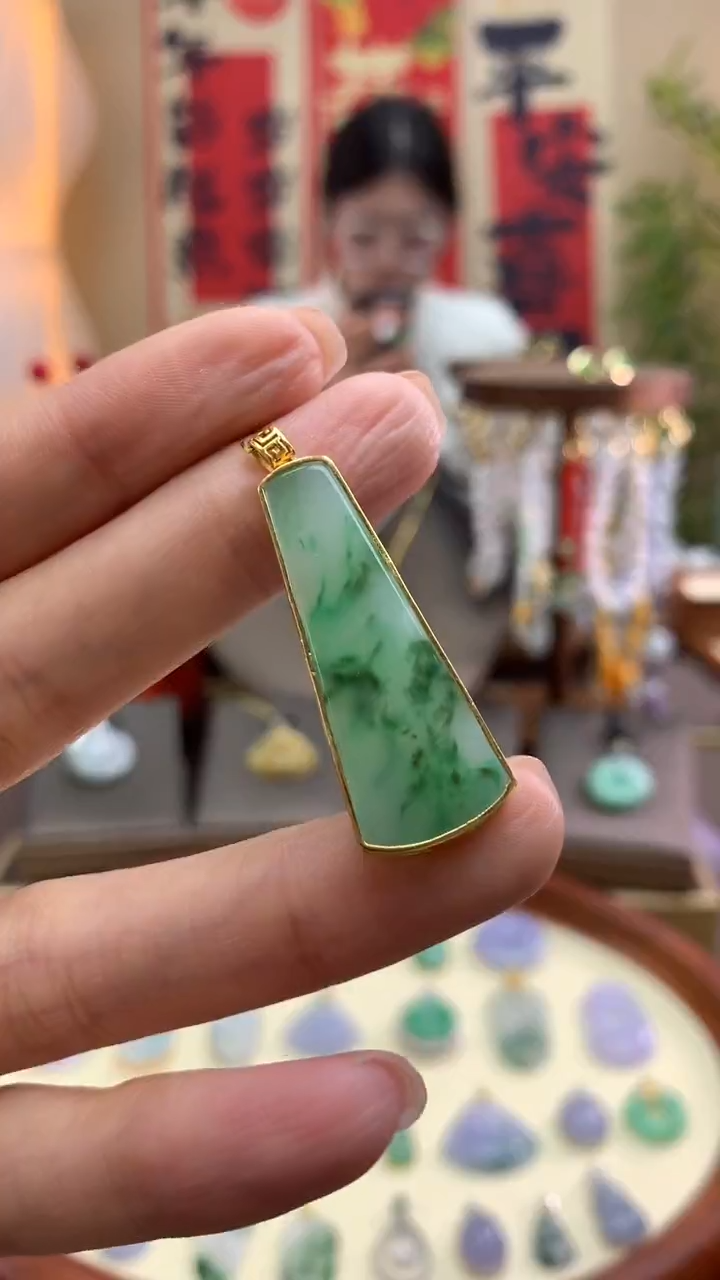 【闪购商品】翡翠颈饰18K金镶嵌无事牌