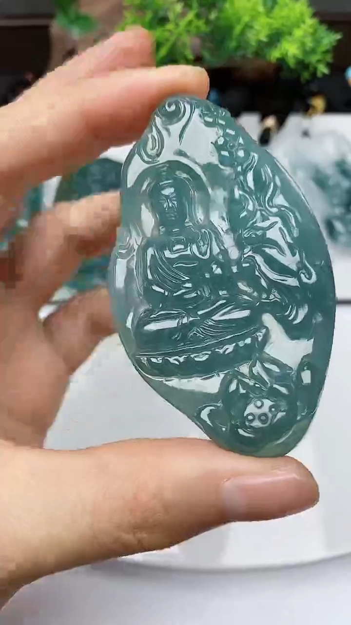 【闪购商品】翡翠颈饰未镶嵌        