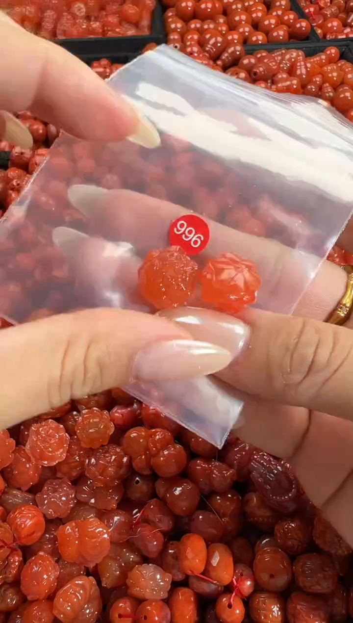 颈饰未镶嵌南红玛瑙1