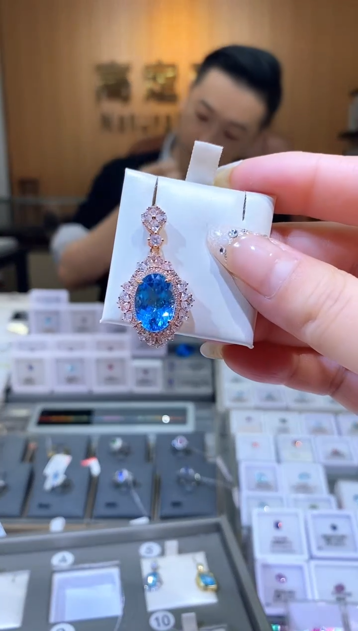 【闪购商品】托帕石吊坠(赠链)银S925镶嵌天然托帕石吊坠