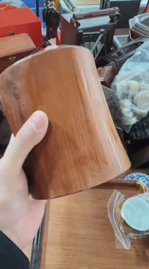 【闪购商品】香榧木HL  素面笔筒  323
