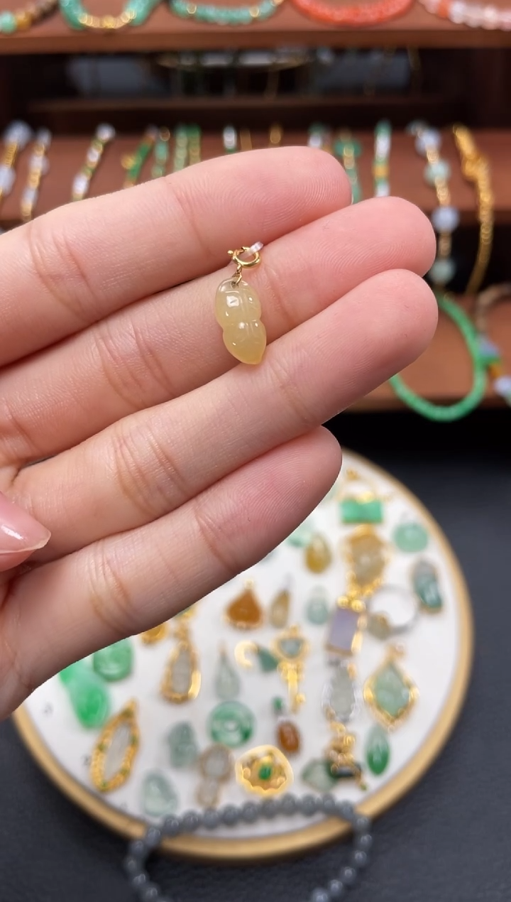 【闪购商品】翡翠吊坠(不含链)18K金镶嵌一个   JK358