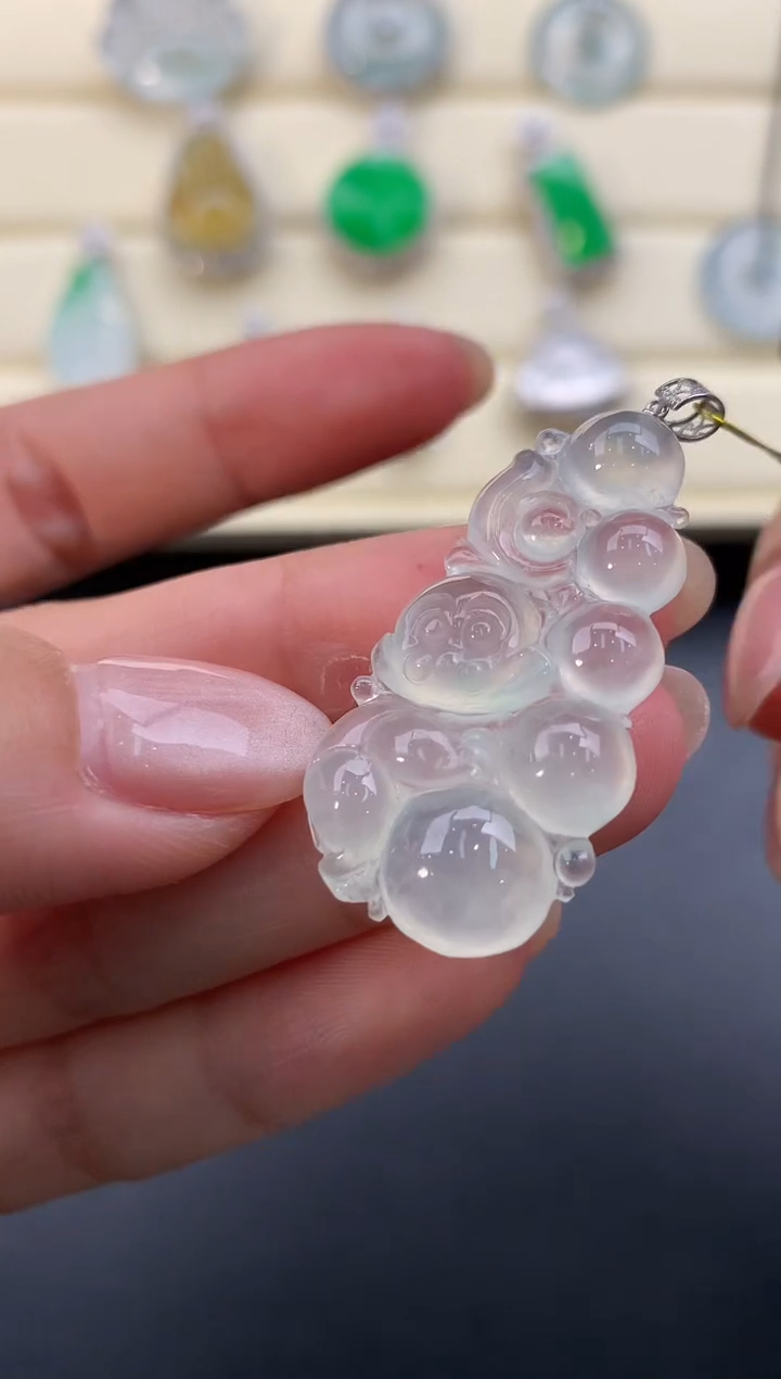 【闪购商品】翡翠颈饰18K金镶嵌D725     