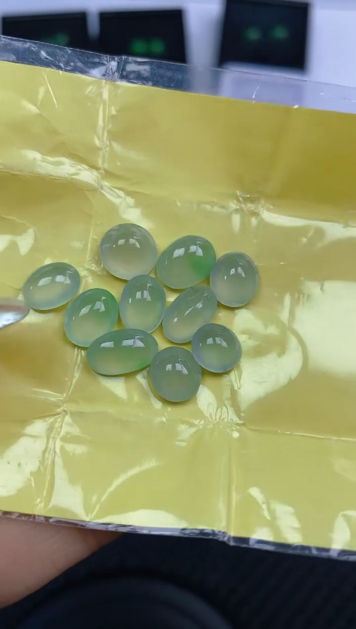 定制翡翠未镶嵌天然翡翠蛋面33