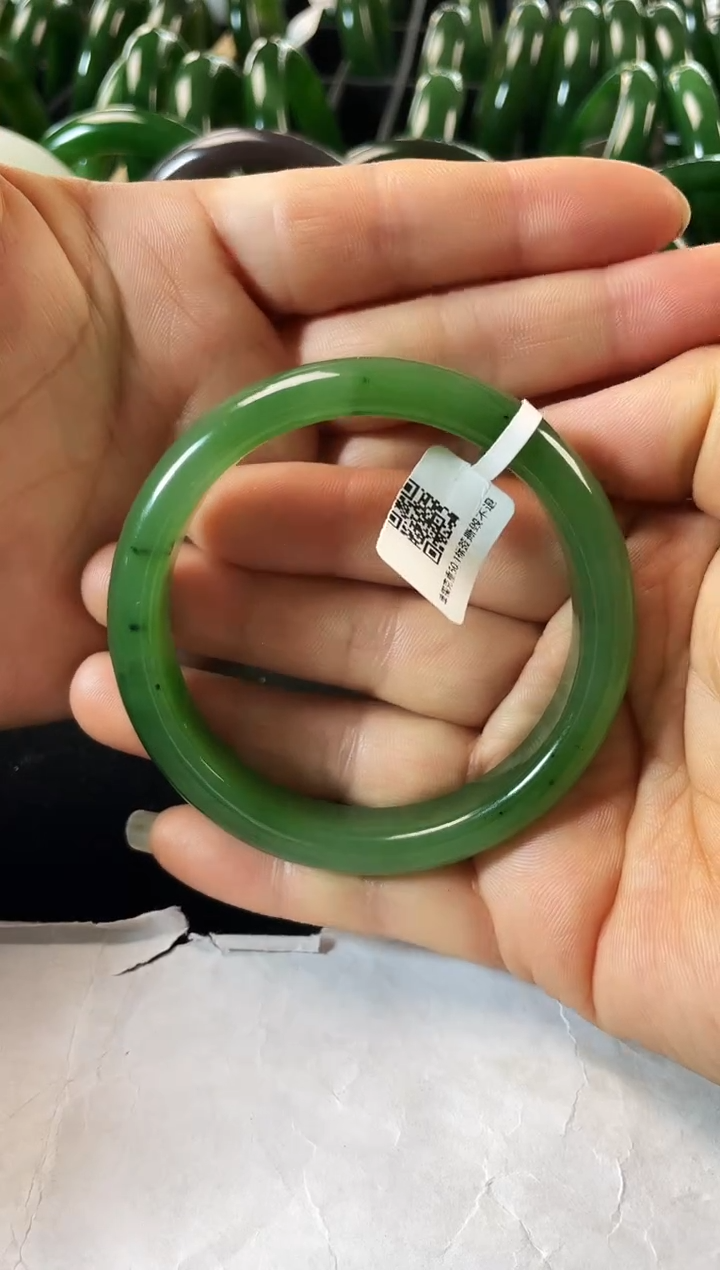未镶嵌手镯和田玉（碧玉）碧玉手镯