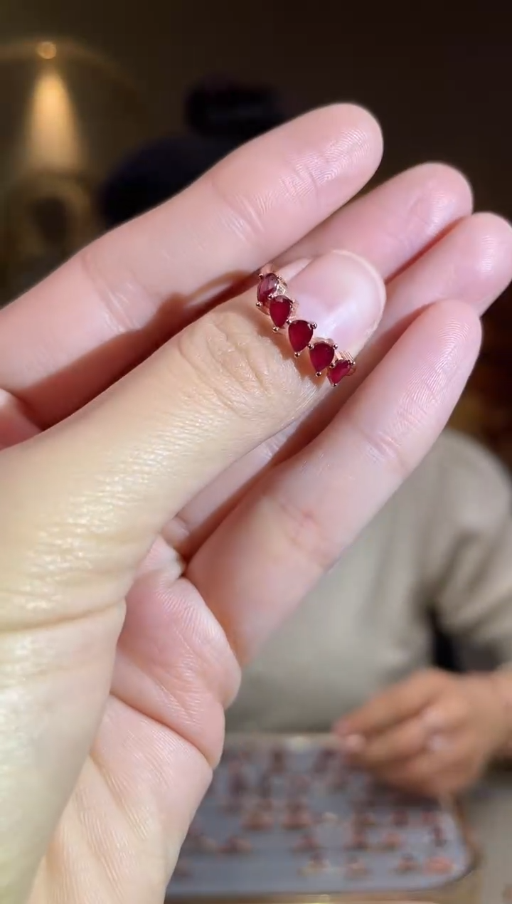 银S925镶嵌手饰红宝石手饰
