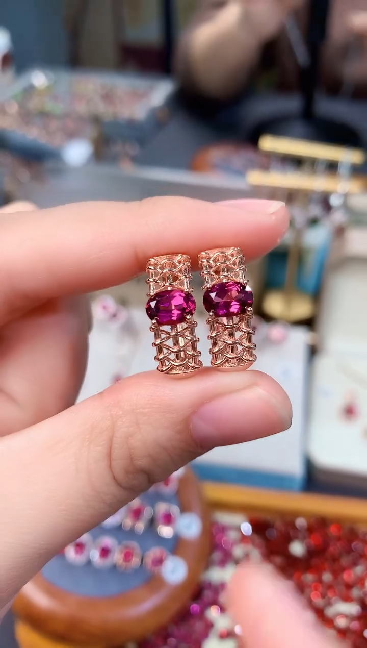 【闪购商品】石榴石耳扣银S925镶嵌天然镁铝