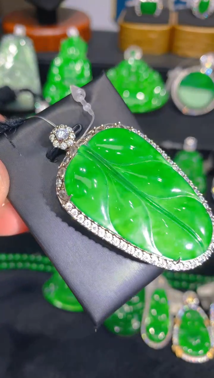 【闪购商品】翡翠颈饰银S925镶嵌34一季