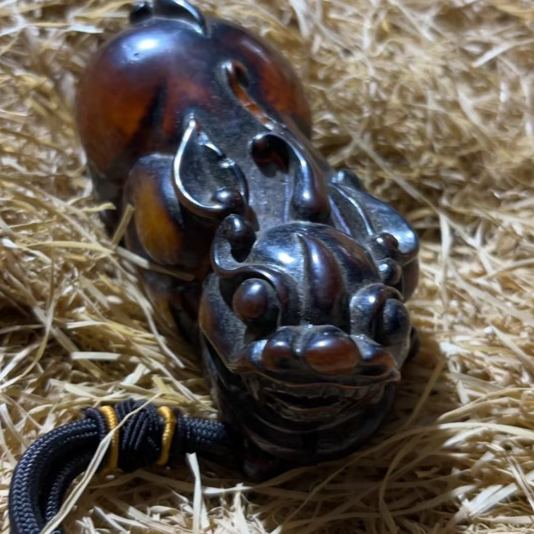 1个深色大貔貅摆件链接