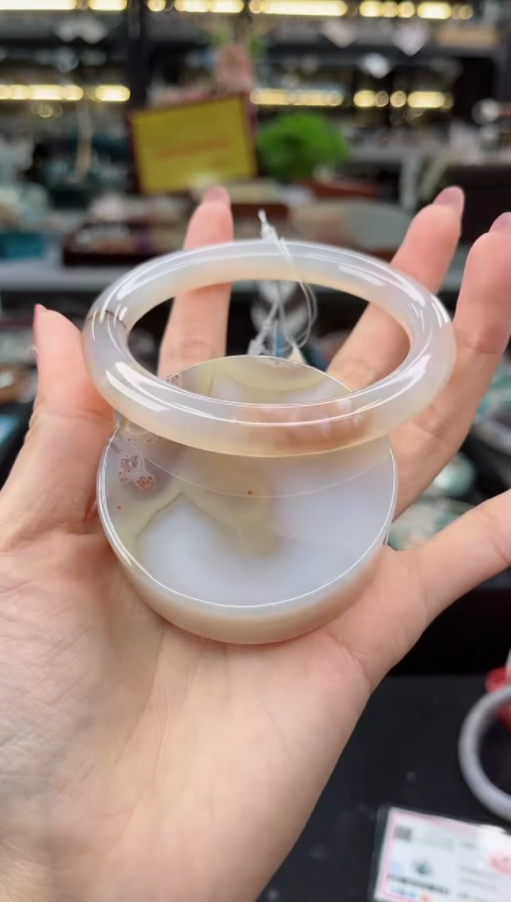 【闪购商品】石英质玉手镯未镶嵌61圈口（赠品镯心）3441972