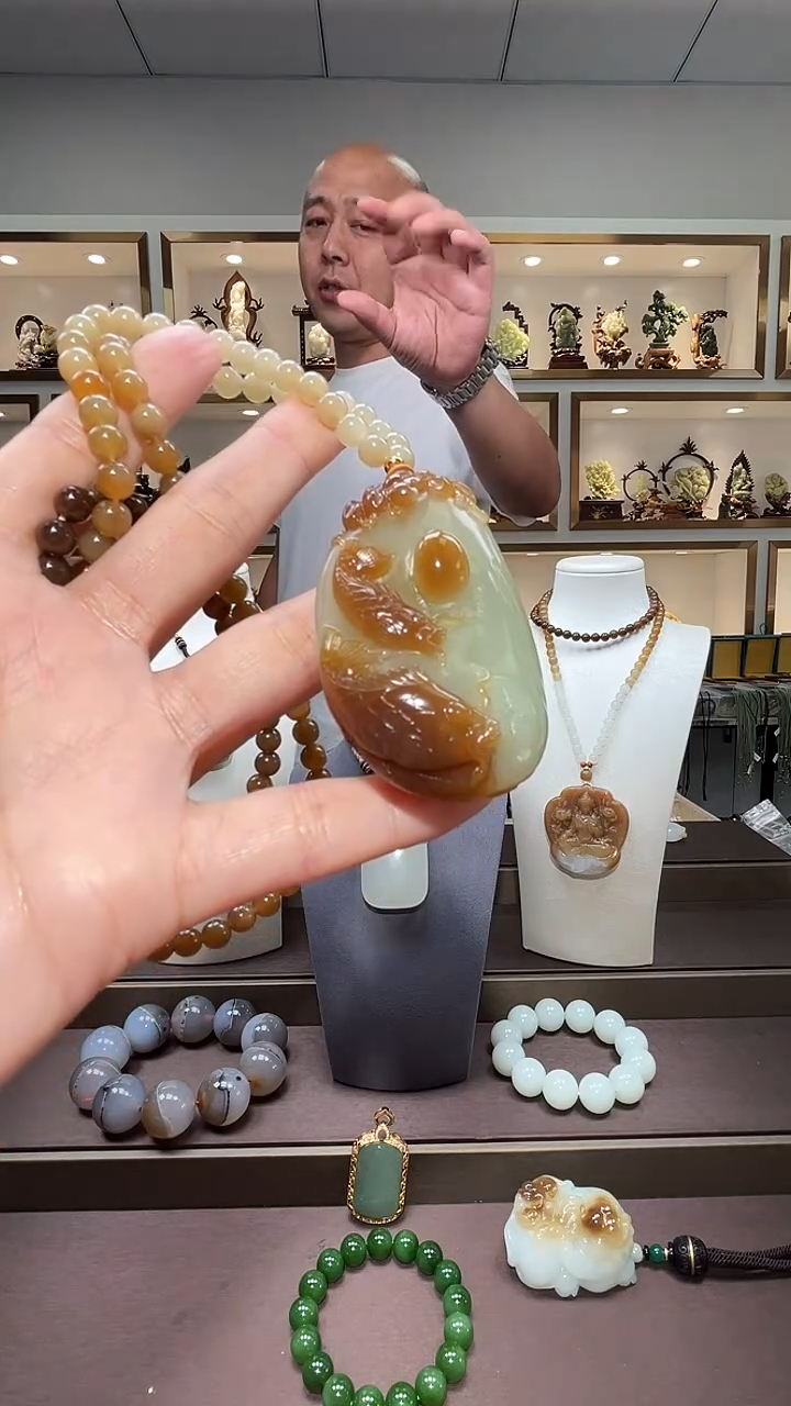 和田玉未镶嵌颈饰苏