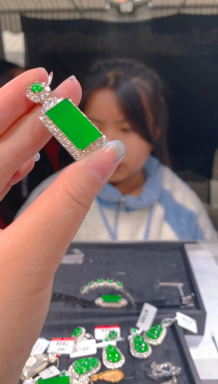 【闪购商品】定制翡翠未镶嵌92多样性发货（发其一）