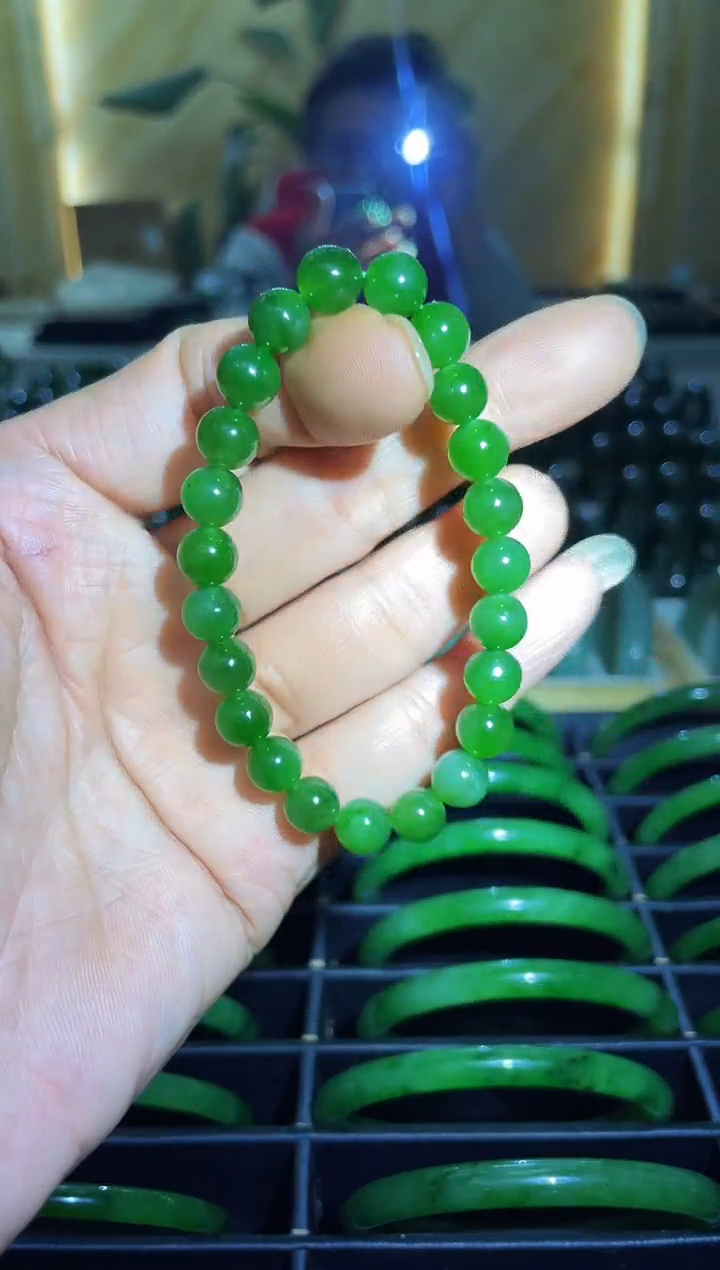 【闪购商品】和田玉（碧玉）手链未镶嵌卡8微黑手串（多样性发一）