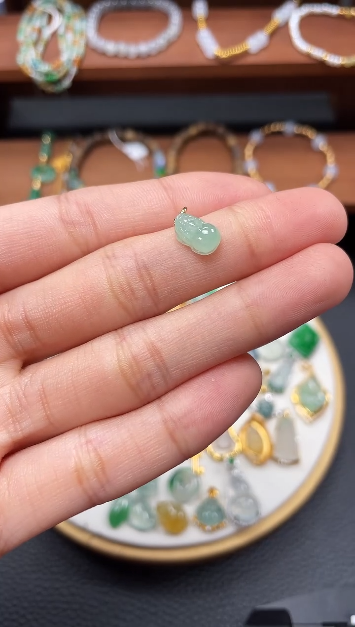 【闪购商品】翡翠吊坠(不含链)18K金镶嵌一个  JK109