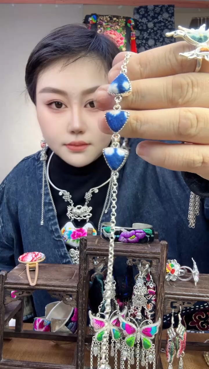 【闪购商品】刺绣纯手工苗绣非遗手链