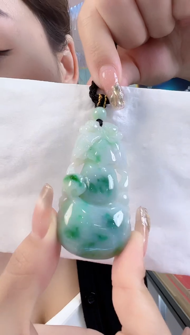 【闪购商品】翡翠颈饰未镶嵌翡翠葫芦