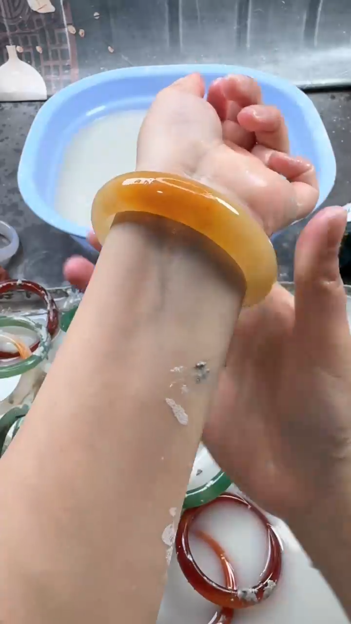 【闪购商品】石英质玉手镯未镶嵌104