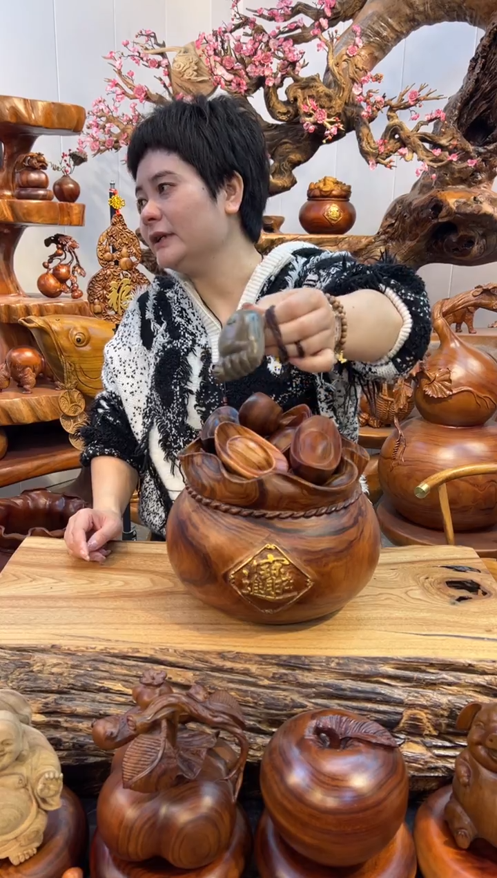 木金丝楠知足常乐