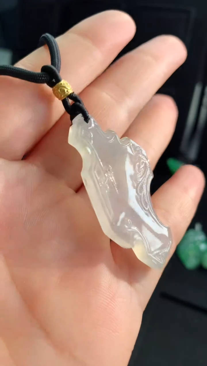 【闪购商品】翡翠颈饰未镶嵌吊坠