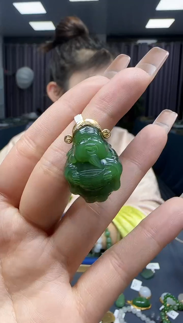 【闪购商品】和田玉挂件18K金镶嵌1