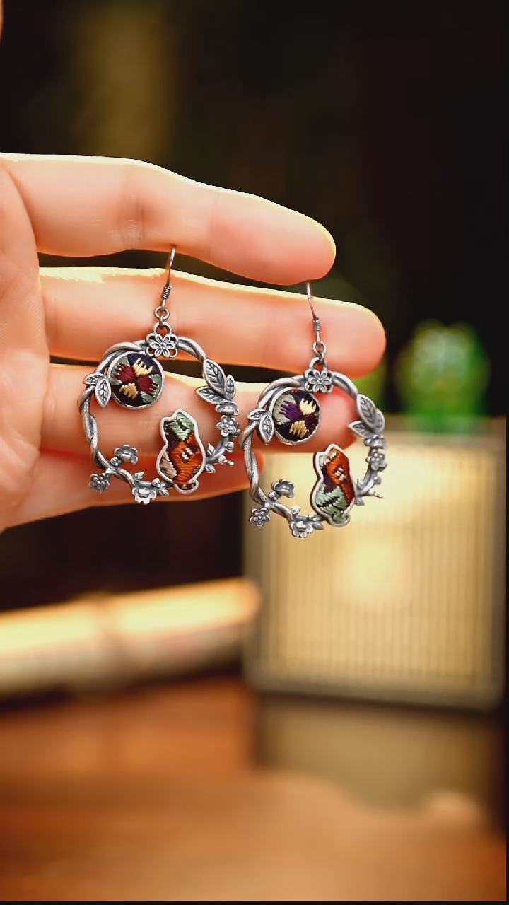 刺绣私人定制苗族手工Q728