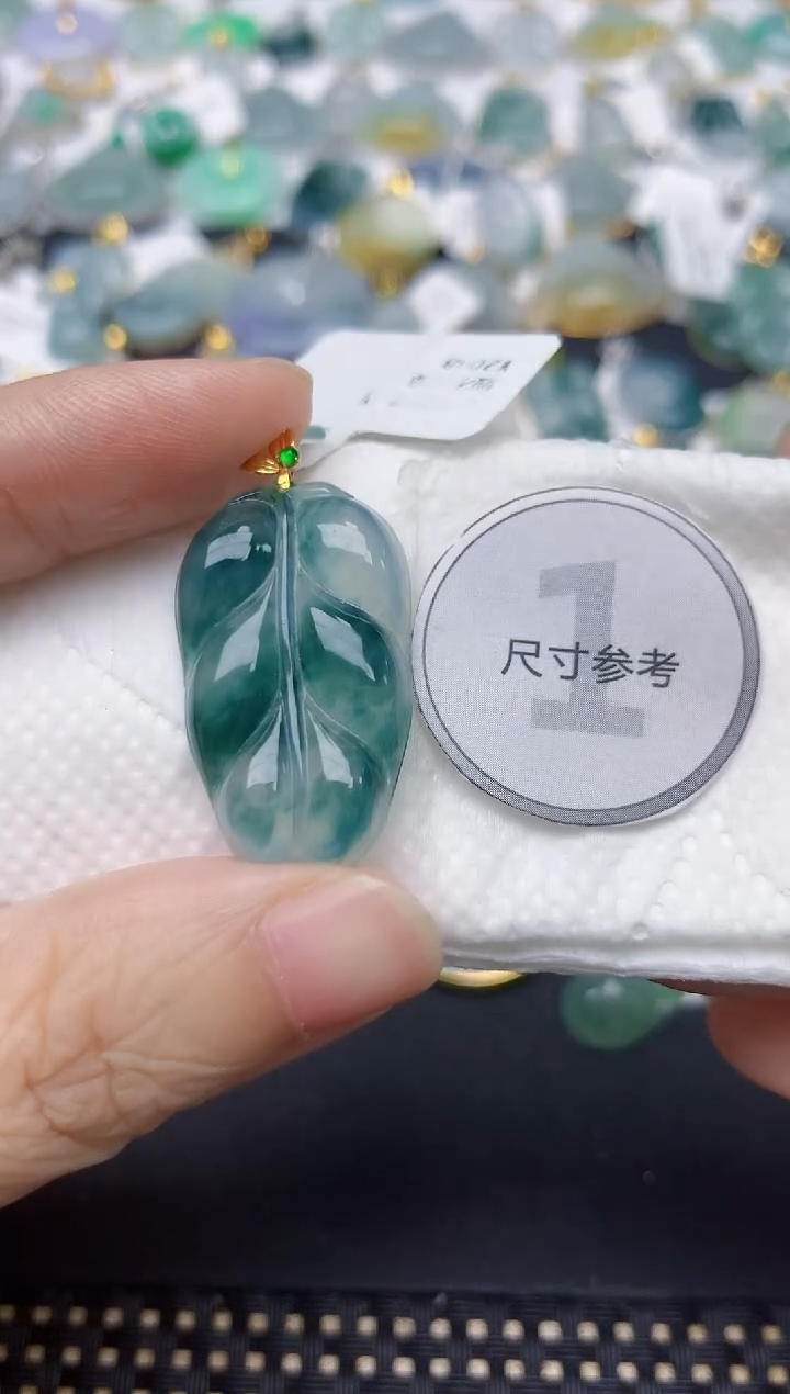 颈饰18K金镶嵌翡翠天然缅甸A货翡翠