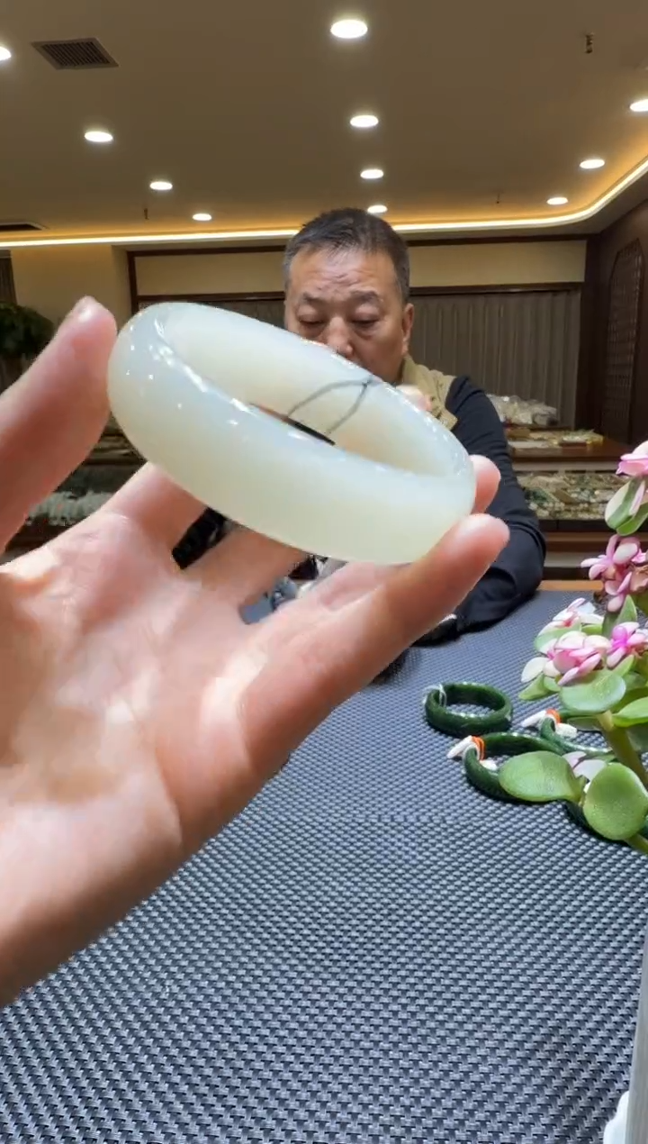 颈饰未镶嵌和田玉手镯58
