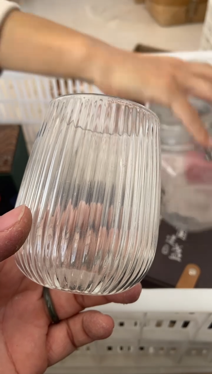 无运费险有瑕疵的摄影的产品有使用过的痕迹有点脏介意勿拍杯