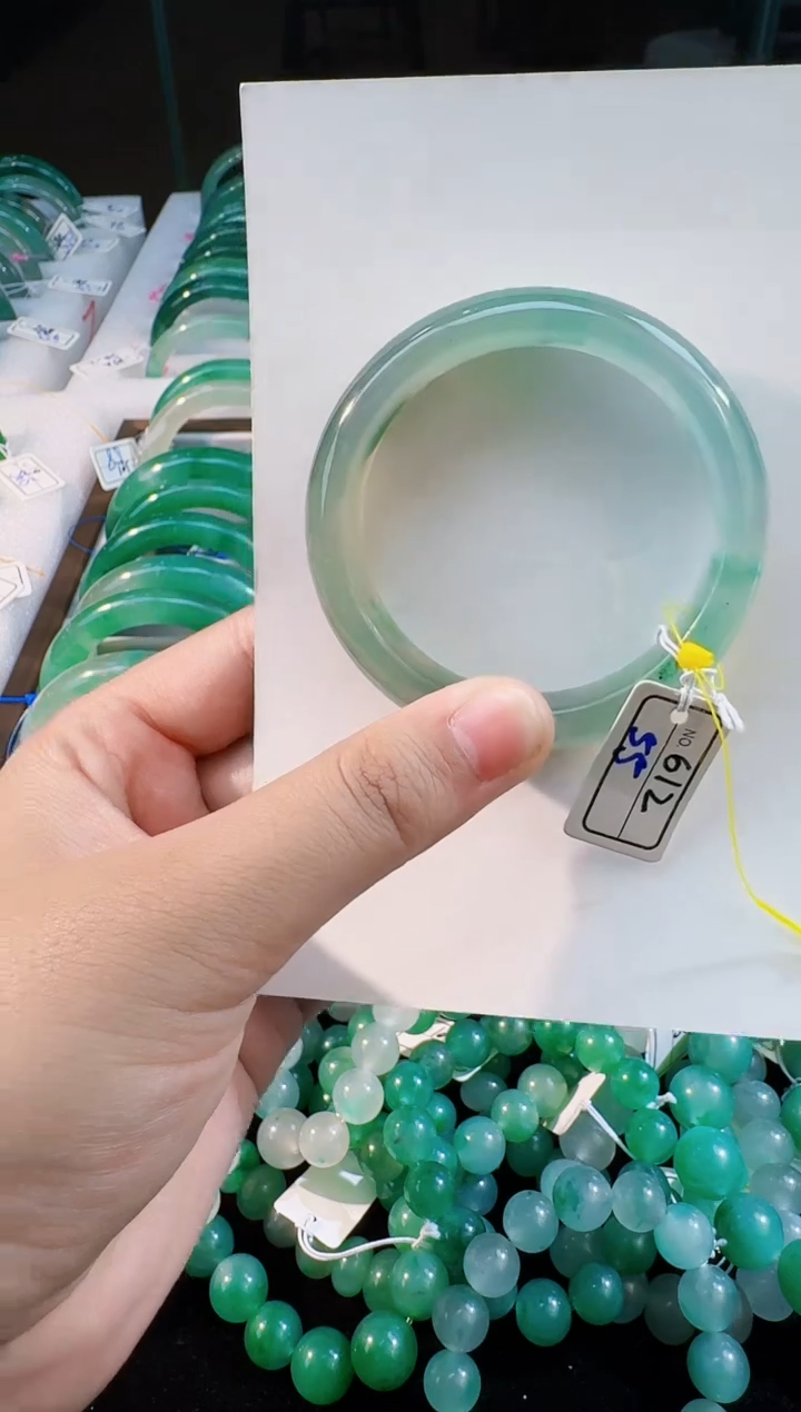 【闪购商品】石英质玉手镯未镶嵌612