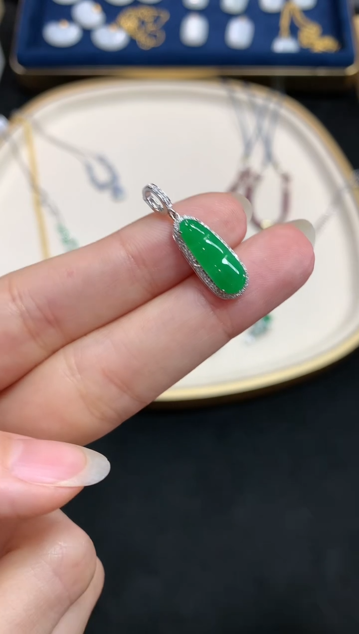 【闪购商品】翡翠吊坠(不含链)18K金镶嵌W383|2800