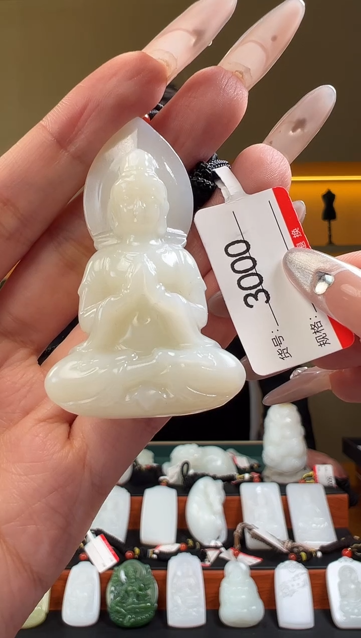 颈饰未镶嵌和田玉1