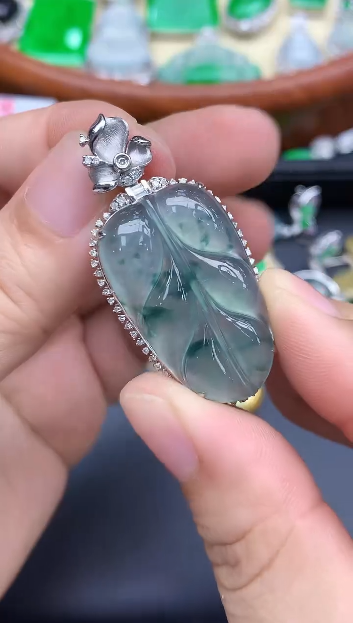 颈饰18K金镶嵌翡翠567-中国好珍宝