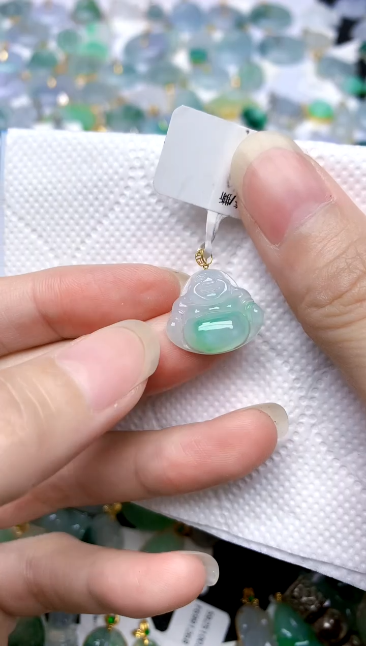 颈饰18K金镶嵌翡翠天然A货翡翠