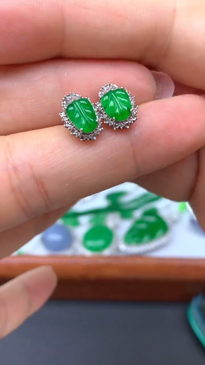 【闪购商品】翡翠耳饰18K金镶嵌320-天然翡翠