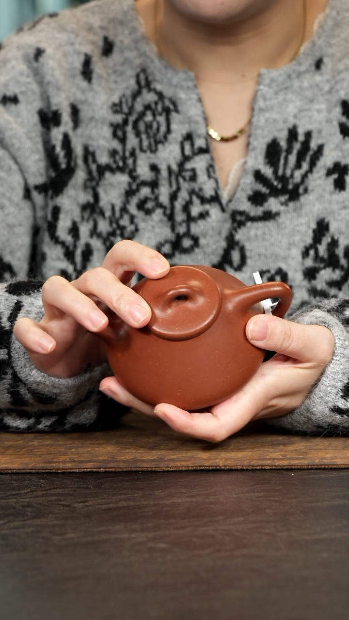 茶壶紫砂子冶石瓢红降坡180cc