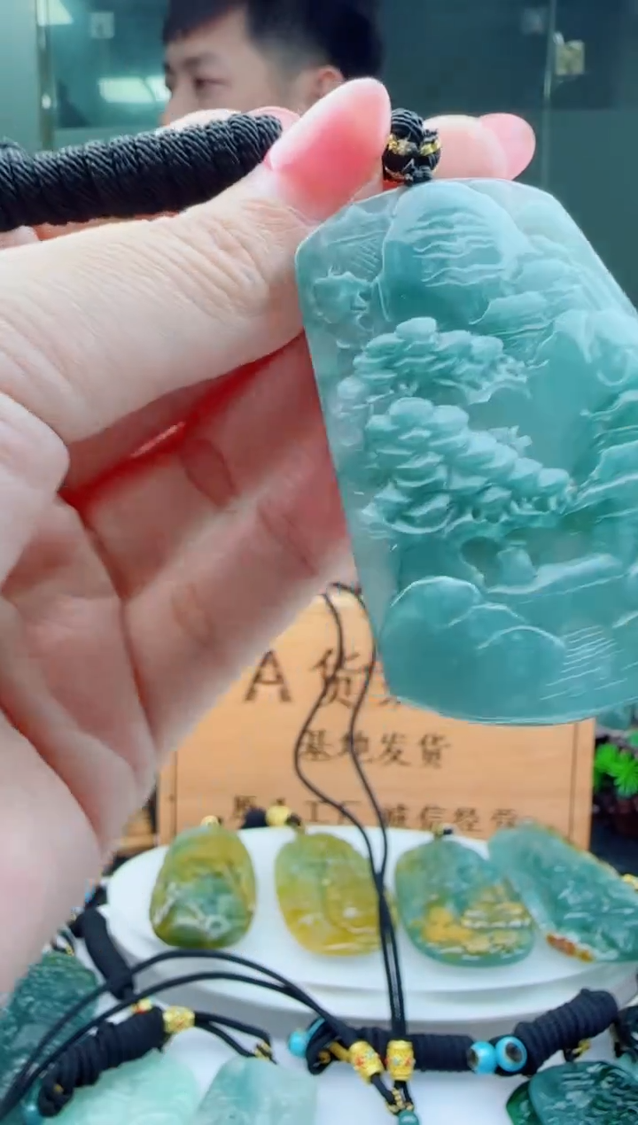 【闪购商品】翡翠颈饰未镶嵌11111111111