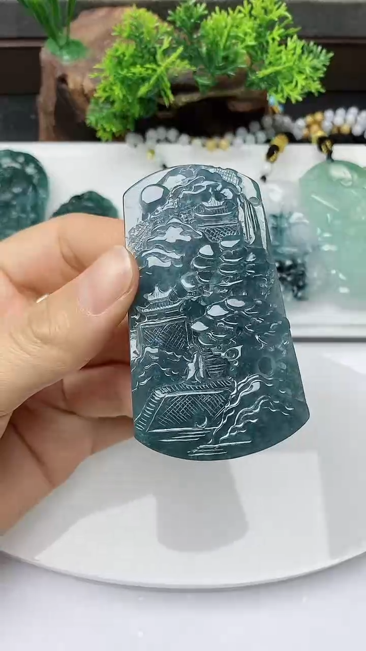 【闪购商品】翡翠颈饰未镶嵌        