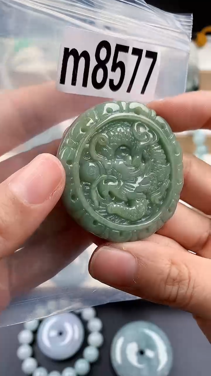 颈饰未镶嵌翡翠天然翡翠吊坠挂件