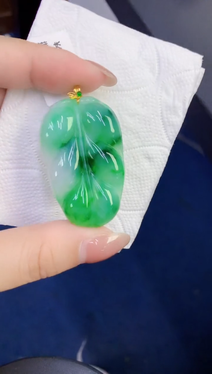 颈饰18K金镶嵌翡翠缅甸天然翡翠a货