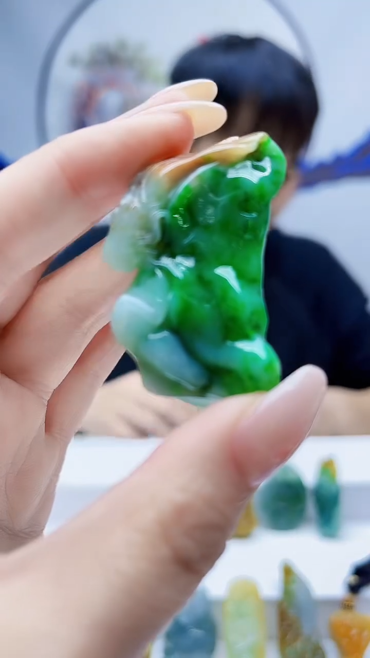 未镶嵌定制翡翠毛货挂件64