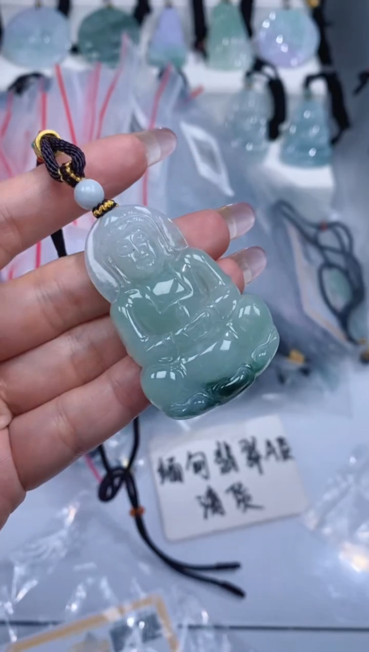 颈饰未镶嵌翡翠吊坠