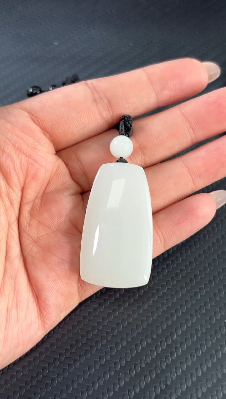 和田玉未镶嵌吊坠(赠链)黑山微色差吊坠S