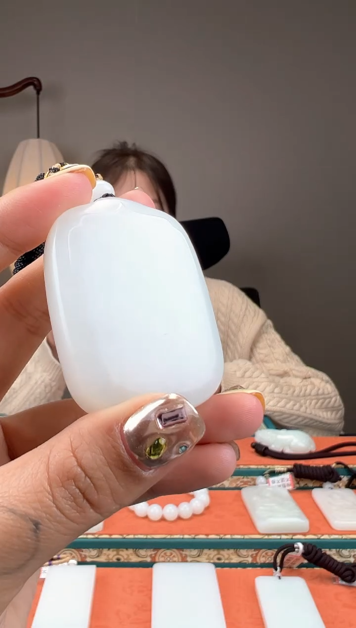 【闪购商品】和田玉颈饰未镶嵌1