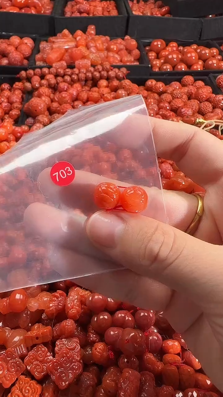 颈饰未镶嵌南红玛瑙1