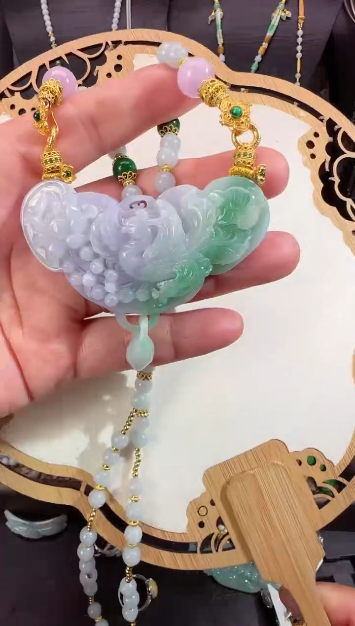 【闪购商品】翡翠颈饰未镶嵌牌子