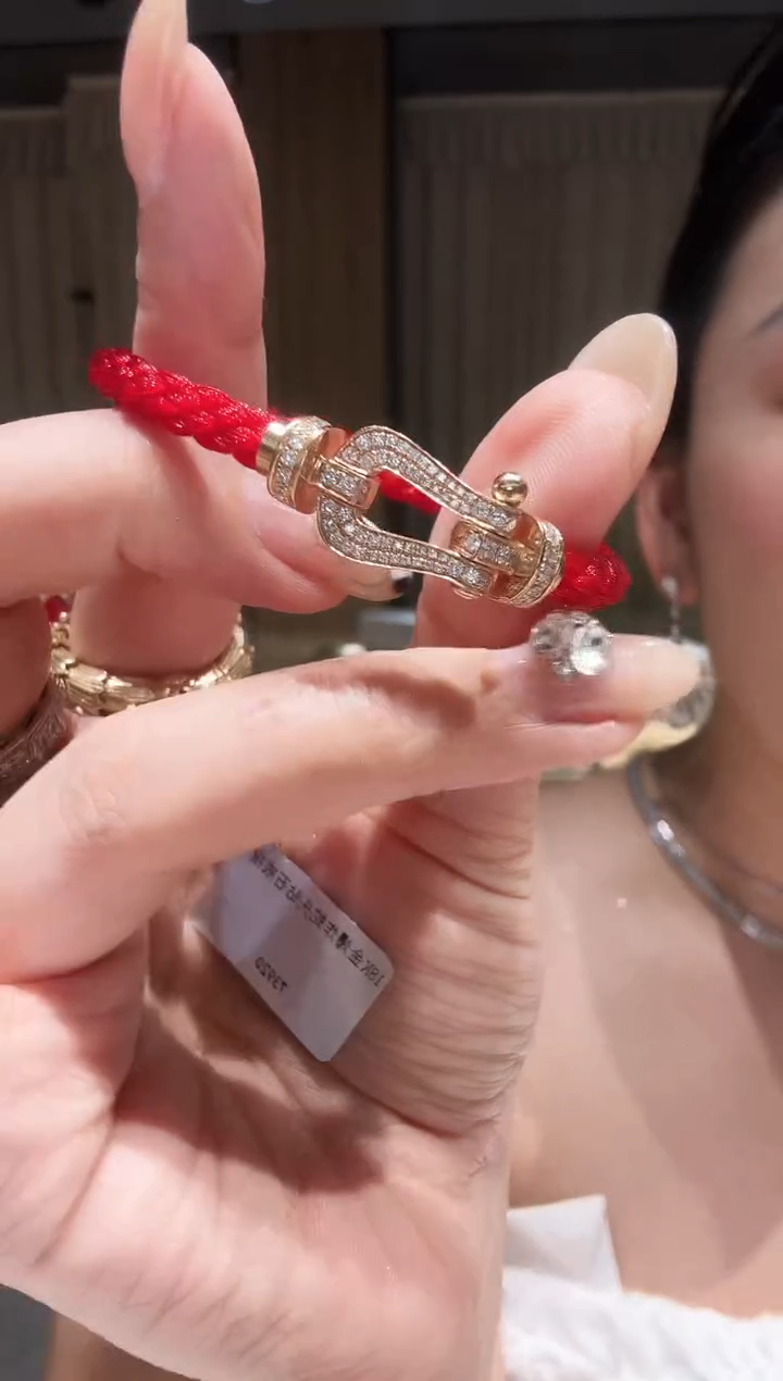 18K金镶嵌吊坠钻石大号马蹄玫瑰金