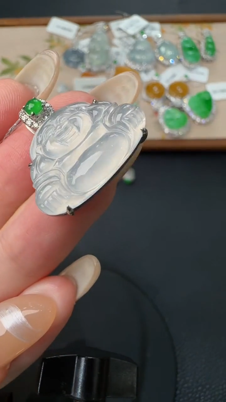 【闪购商品】翡翠吊坠(不含链)18K金镶嵌32(多样性发货)