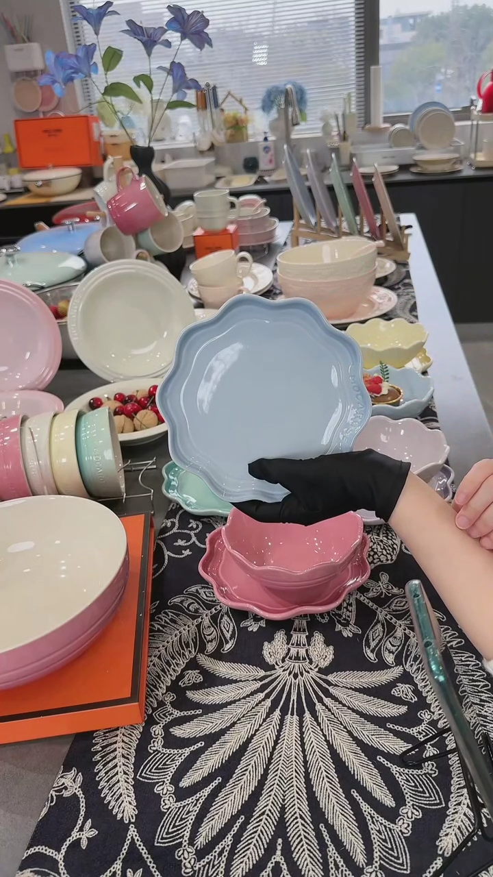 【闪购商品】瓷炻彩花边盘18cm-尼罗蓝