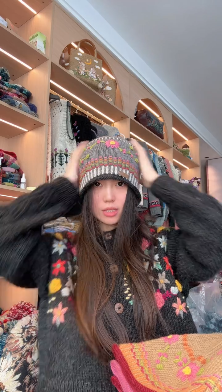 羊毛美利奴灰色刺绣帽