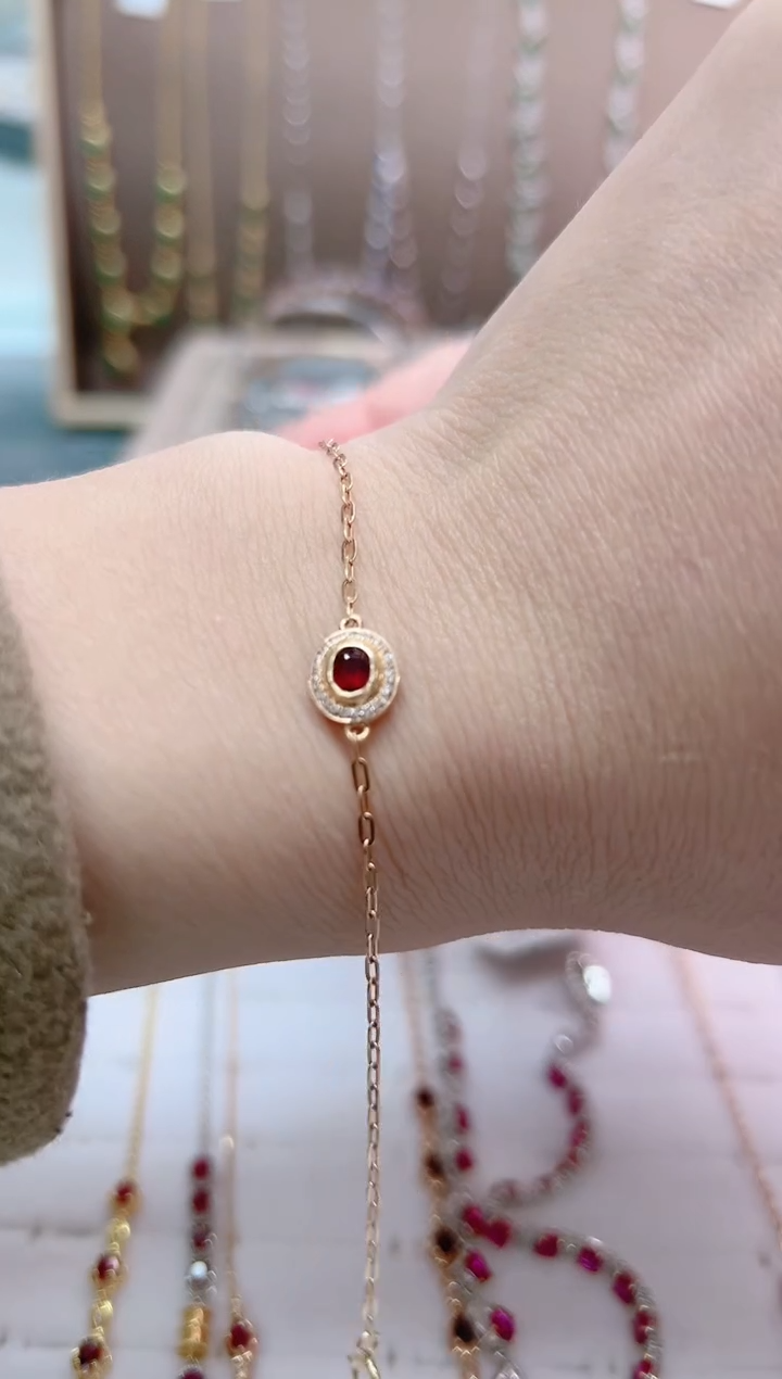 【闪购商品】红宝石手链18K金镶嵌。